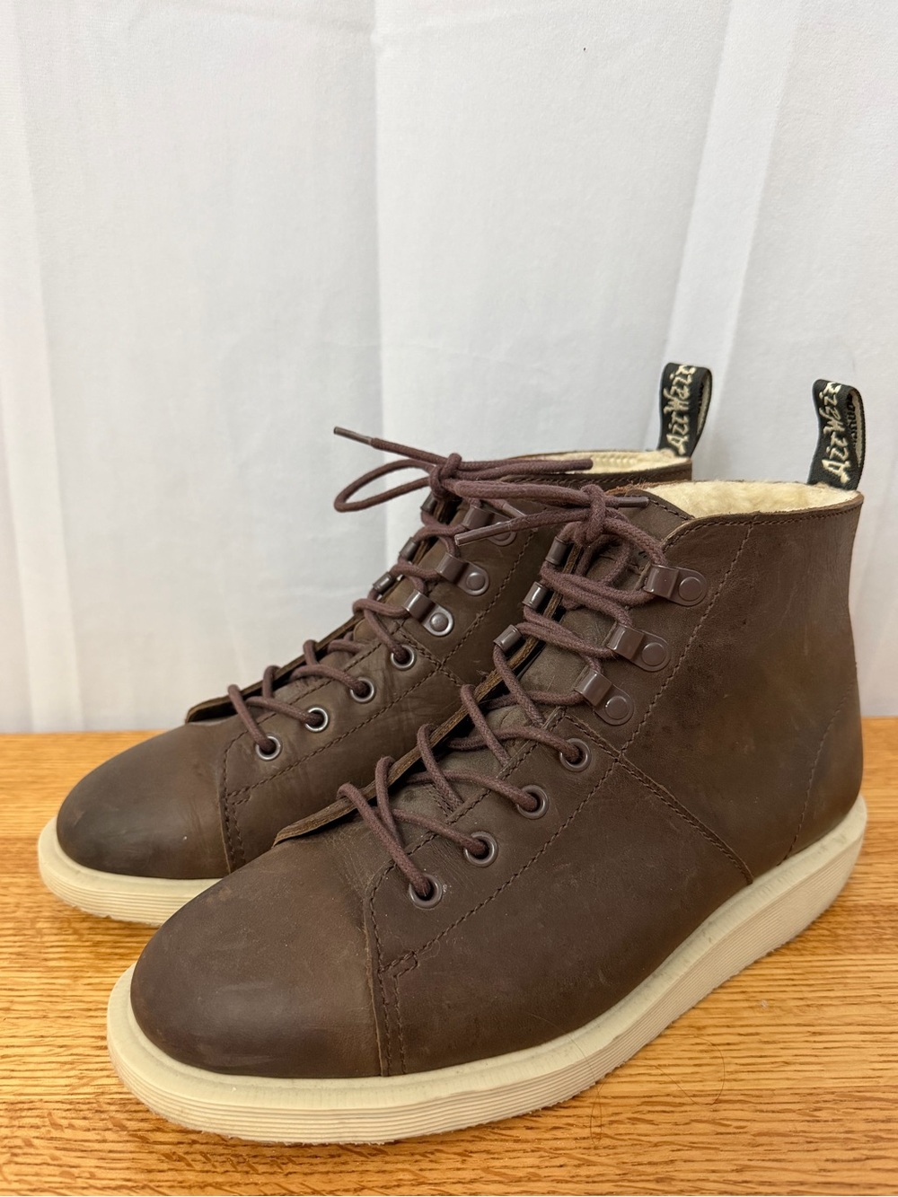 Dr. Martens  Brown Les Boot Faux Fur Lined Lace Up Shoes Womens Size 9